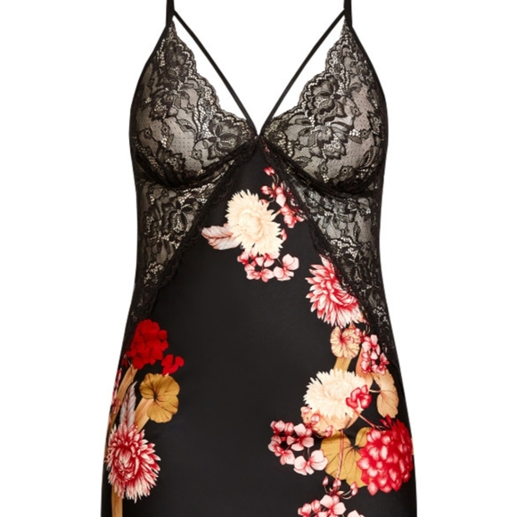 Floral and lace satin chemise - Picture 4 of 12